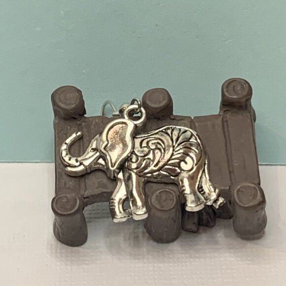 Elephant Earring, African Earring, Safari Earring, Gift idea, Elephant Jewelry - Picture 7 of 9